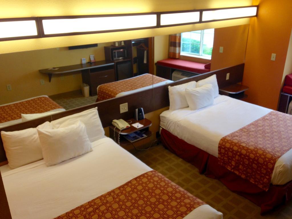 Microtel Inn & Suites By Wyndham University Medical Park Greenville Dış mekan fotoğraf